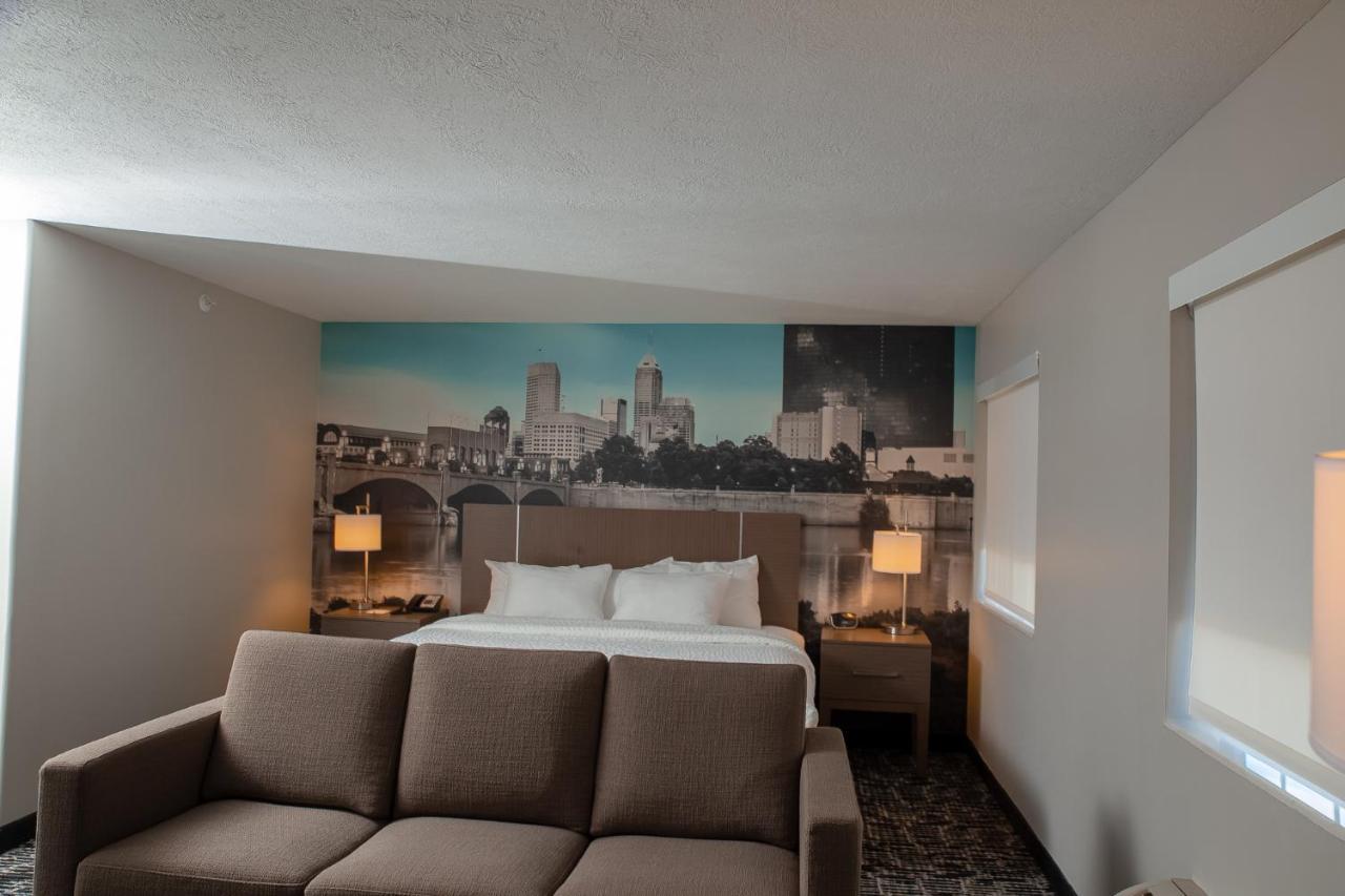 Clarion Pointe Indianapolis Airport Hotel Plainfield Exterior photo