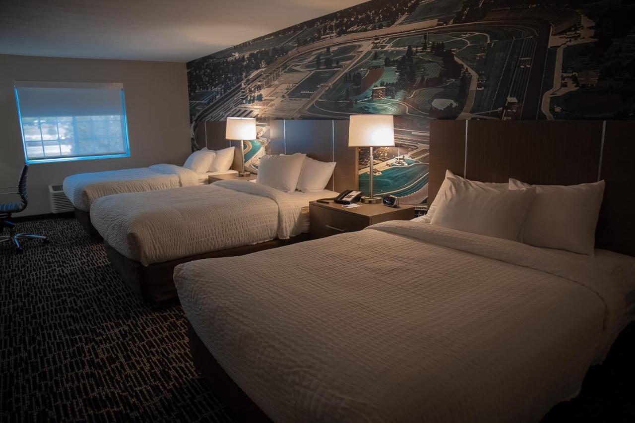 Clarion Pointe Indianapolis Airport Hotel Plainfield Exterior photo