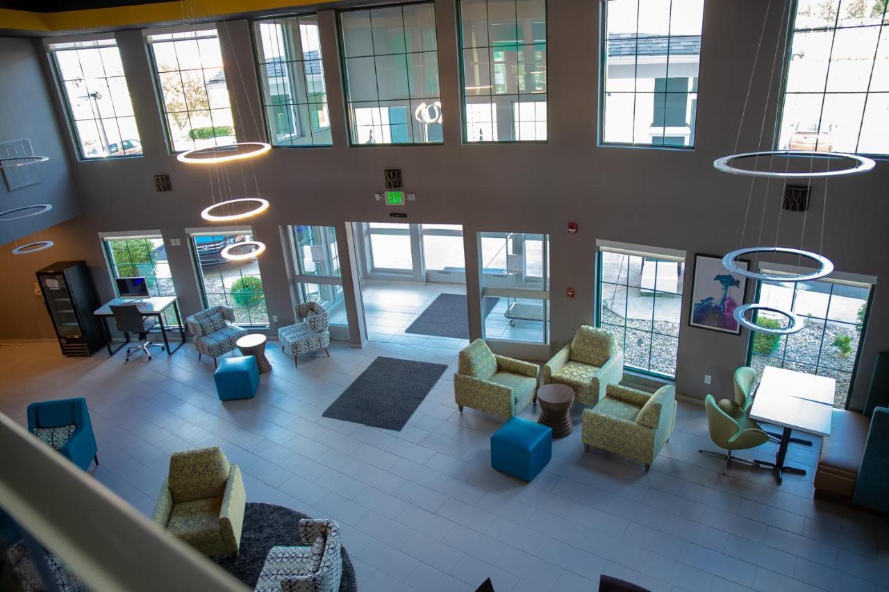 Clarion Pointe Indianapolis Airport Hotel Plainfield Exterior photo