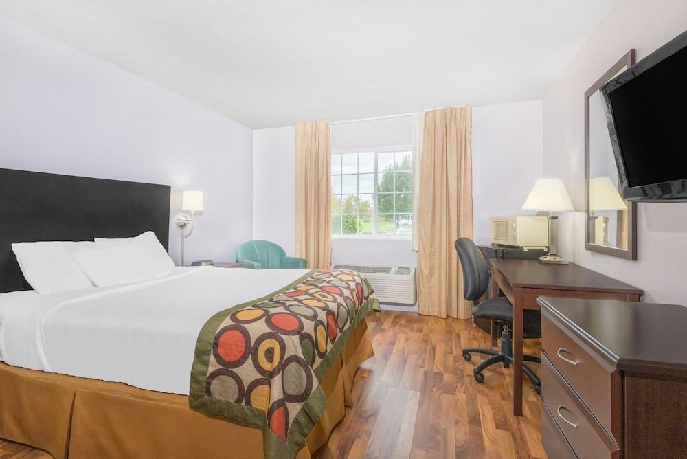 Clarion Pointe Indianapolis Airport Hotel Plainfield Exterior photo