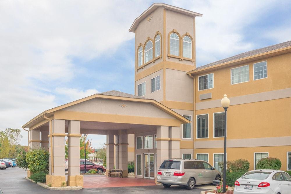 Clarion Pointe Indianapolis Airport Hotel Plainfield Exterior photo