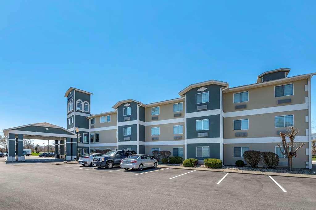 Clarion Pointe Indianapolis Airport Hotel Plainfield Exterior photo