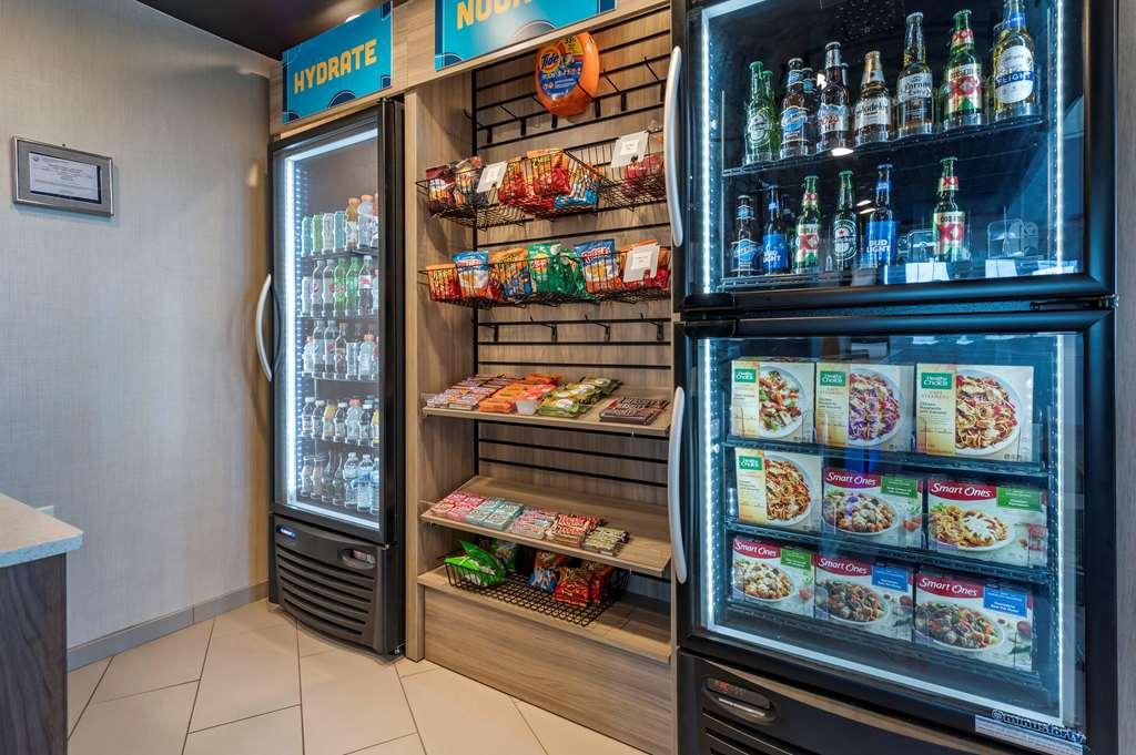 Clarion Pointe Indianapolis Airport Hotel Plainfield Amenities photo