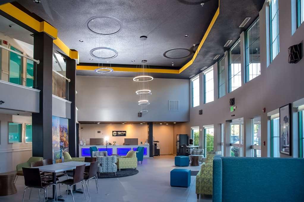Clarion Pointe Indianapolis Airport Hotel Plainfield Interior photo